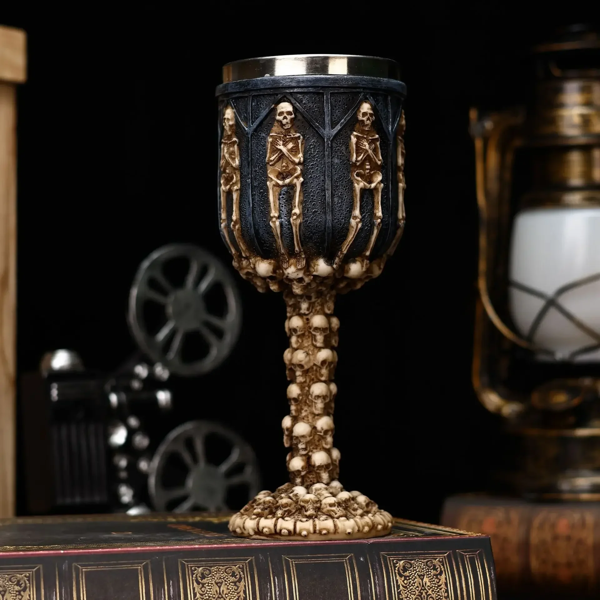 New Halloween Skull Retro Goblet 3D Relief Gothic Style Stainless Steel Liner Cocktail Red Wine Glass Personalized Gift
New Halloween Skull Retro Goblet 3D Relief Gothic Style Stainless Steel Liner Cocktail Red Wine Glass Personalized Gift