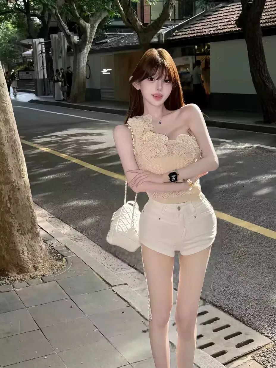 Sexy Spicy Girl High Waist Plump Hip Slimming Denim Shorts Casual Summer New Style All-Match Hot Pants Cotton Elastic Denim F...
Sexy Spicy Girl High Waist Plump Hip Slimming Denim Shorts Casual Summer New Style All-Match Hot Pants Cotton Elastic Denim F...