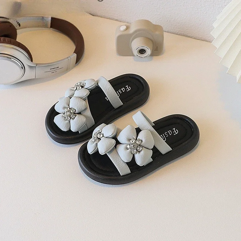 New Girls Flower Slippers Princess Summer Children Open-toe Beach Flat Slippers Sweet Fashion Kids Outdoor Slip-on Shoes Causal
New Girls Flower Slippers Princess Summer Children Open-toe Beach Flat Slippers Sweet Fashion Kids Outdoor Slip-on Shoes Causal