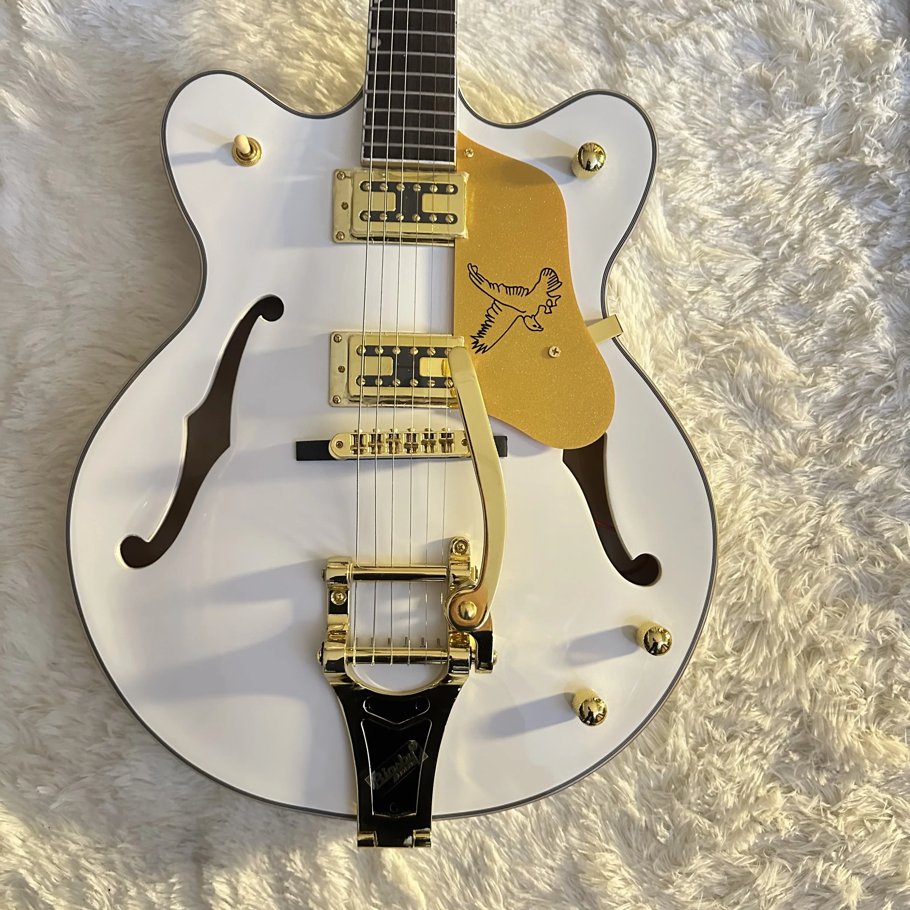 Gretsch White gold Hollow Body Bigsby Gold HW Guitar Snow Crest White free shipping
Gretsch White gold Hollow Body Bigsby Gold HW Guitar Snow Crest White free shipping