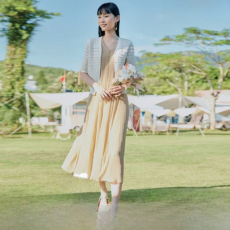 Silk Stripe V-ne ort Knitted Open Cardigan Summer Women's Faion Brand New 2025 Commute Sle Straight Cut Sve Length
Silk Stripe V-ne ort Knitted Open Cardigan Summer Women's Faion Brand New 2025 Commute Sle Straight Cut Sve Length