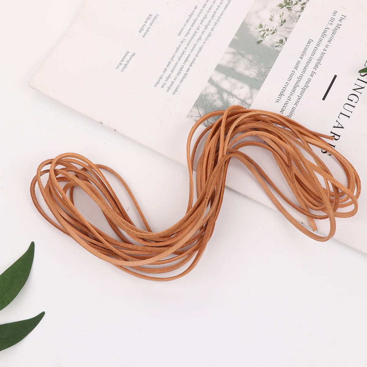 5 Meters 3Mm Flat Cowhide Cord Diy Bracelet Necklace Jewelry Making Supplies Beading Lanyard Ropes Macramé Crafts 
5 Meters 3Mm Flat Cowhide Cord Diy Bracelet Necklace Jewelry Making Supplies Beading Lanyard Ropes Macramé Crafts