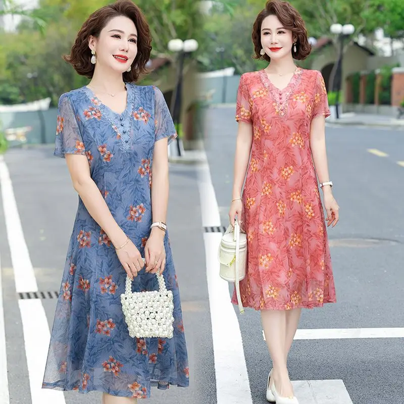 Summer Mommy Style V-Neck Thin Chiffon Dress Mesh Skirt Mid-Length Slimming Women's Fashion Breathable Loose Fit Floral Print
Summer Mommy Style V-Neck Thin Chiffon Dress Mesh Skirt Mid-Length Slimming Women's Fashion Breathable Loose Fit Floral Print