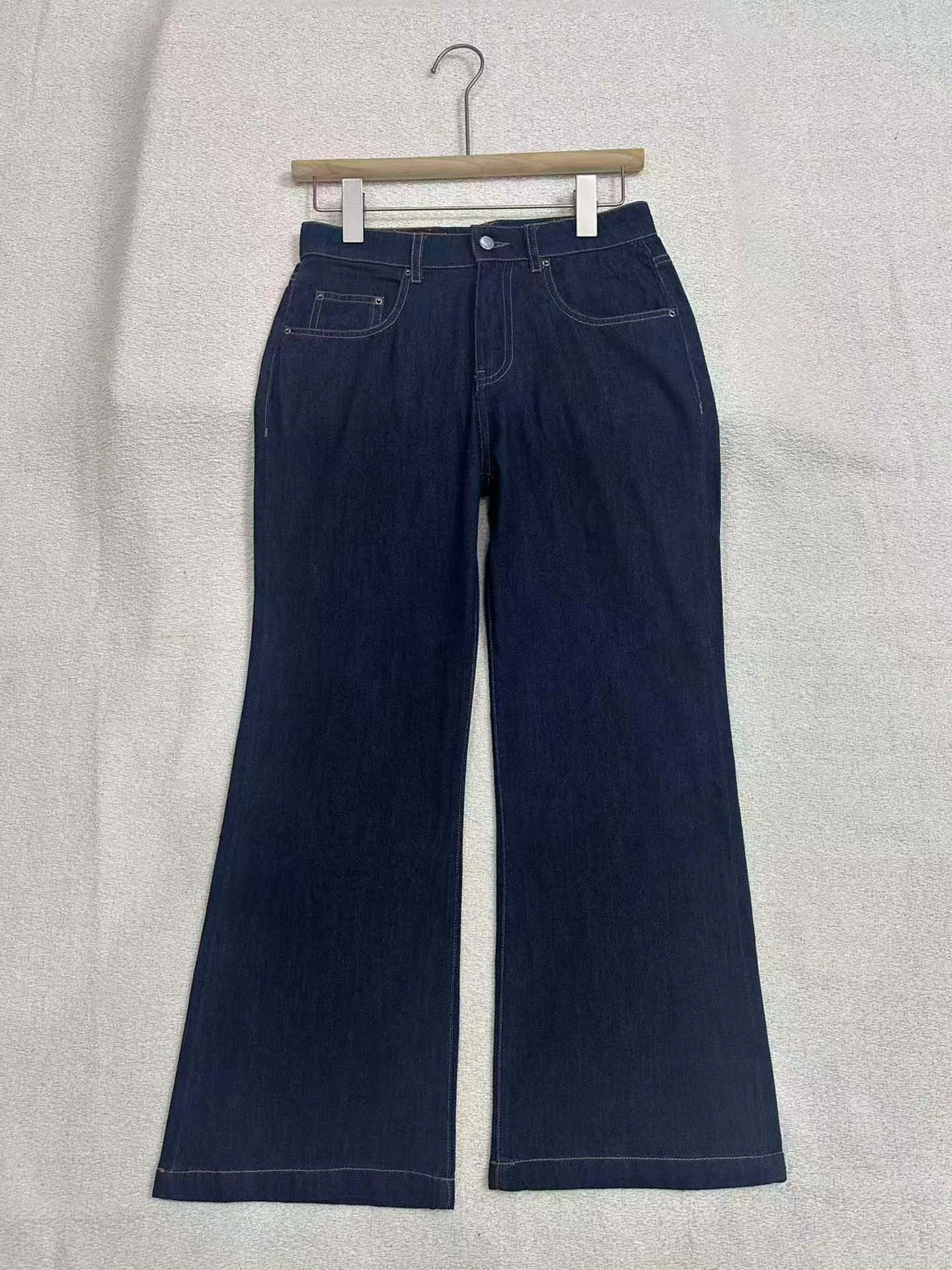 High Waist Flared Jeans Women's Pure Quality Vintage Blue Spring New Style Wide Leg Pants Cotton Stretchable Button Closure
High Waist Flared Jeans Women's Pure Quality Vintage Blue Spring New Style Wide Leg Pants Cotton Stretchable Button Closure
