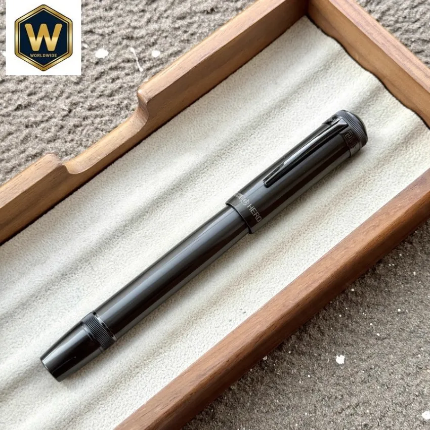 Перьевая ручка HERO H718 Gold 10K из нержавеющей стали с поршневым механизмом, перо F 0.5 мм, роскошная чернильная ручка, бело-серебристая, для офиса, подарок
Перьевая ручка HERO H718 Gold 10K из нержавеющей стали с поршневым механизмом, перо F 0.5 мм, роскошная чернильная ручка, бело-серебристая, для офиса, подарок