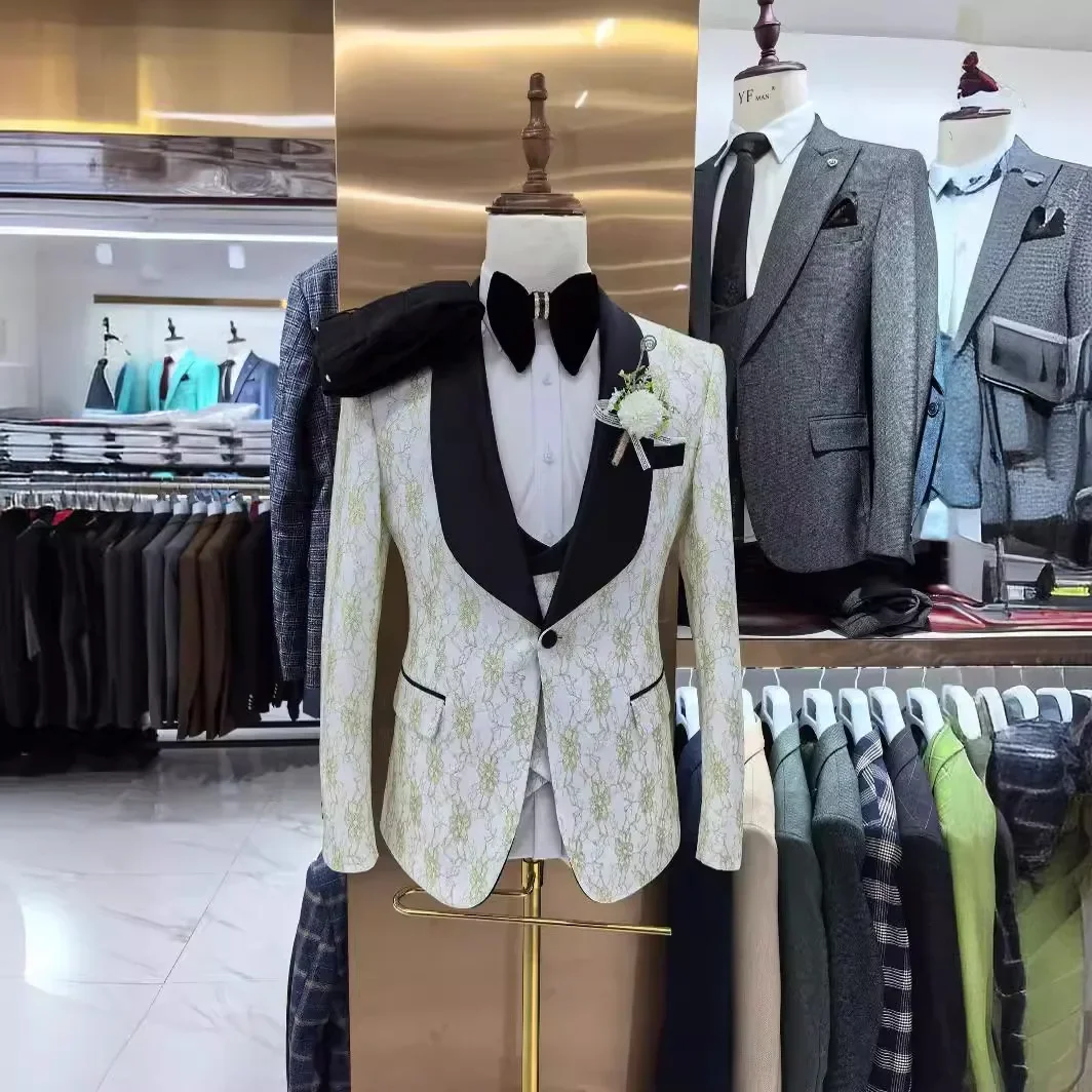 Slim Fit Floral Men Suits For Gentlemen 3 Pcs Formal Tuxedo For Groom Wedding American African Suit Blazer With Vest Pants 2025
Slim Fit Floral Men Suits For Gentlemen 3 Pcs Formal Tuxedo For Groom Wedding American African Suit Blazer With Vest Pants 2025