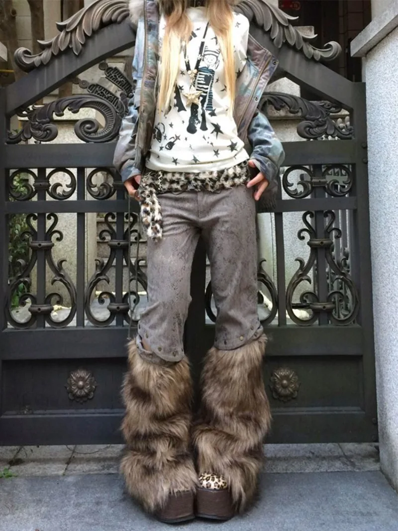 Y2K Fashion American Plus Size Rivet Design Micro-trumpet Pants Women Street Girls Imitation Fur Leisure Stitching Mop Pants
Y2K Fashion American Plus Size Rivet Design Micro-trumpet Pants Women Street Girls Imitation Fur Leisure Stitching Mop Pants