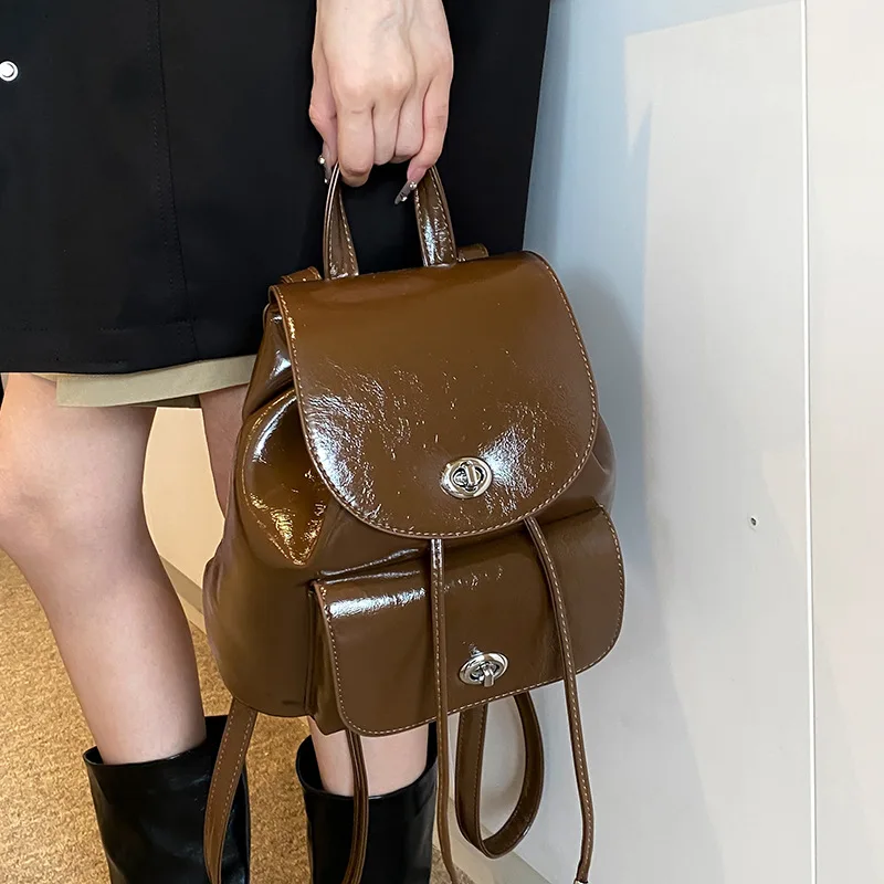 Retro Women's Backpacks 2024 New Versatile Travel Backpack Autumn and Winter Mini School Bag
Retro Women's Backpacks 2024 New Versatile Travel Backpack Autumn and Winter Mini School Bag