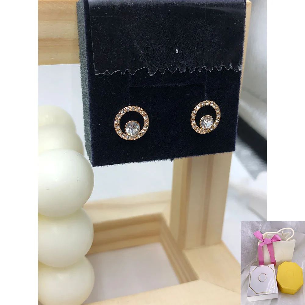 New Fashion Constella White Imitation Crystal Earstuds Plated with Gold, Romantic Holiday Party Gift 
New Fashion Constella White Imitation Crystal Earstuds Plated with Gold, Romantic Holiday Party Gift