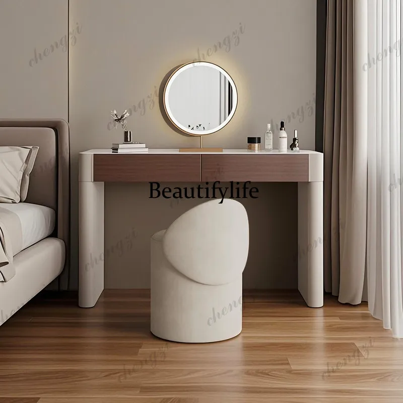 New dressing table, modern and simple bedroom, makeup desk integrated saddle leather dressing table
New dressing table, modern and simple bedroom, makeup desk integrated saddle leather dressing table