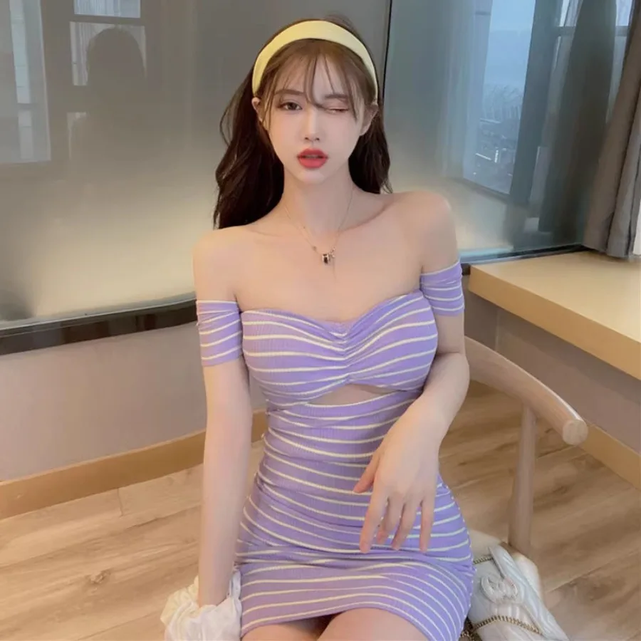 【New style】18YX56812026 Pure desire sexy stripe one-shoulder hollowed-out slim hanging neck dress
【New style】18YX56812026 Pure desire sexy stripe one-shoulder hollowed-out slim hanging neck dress