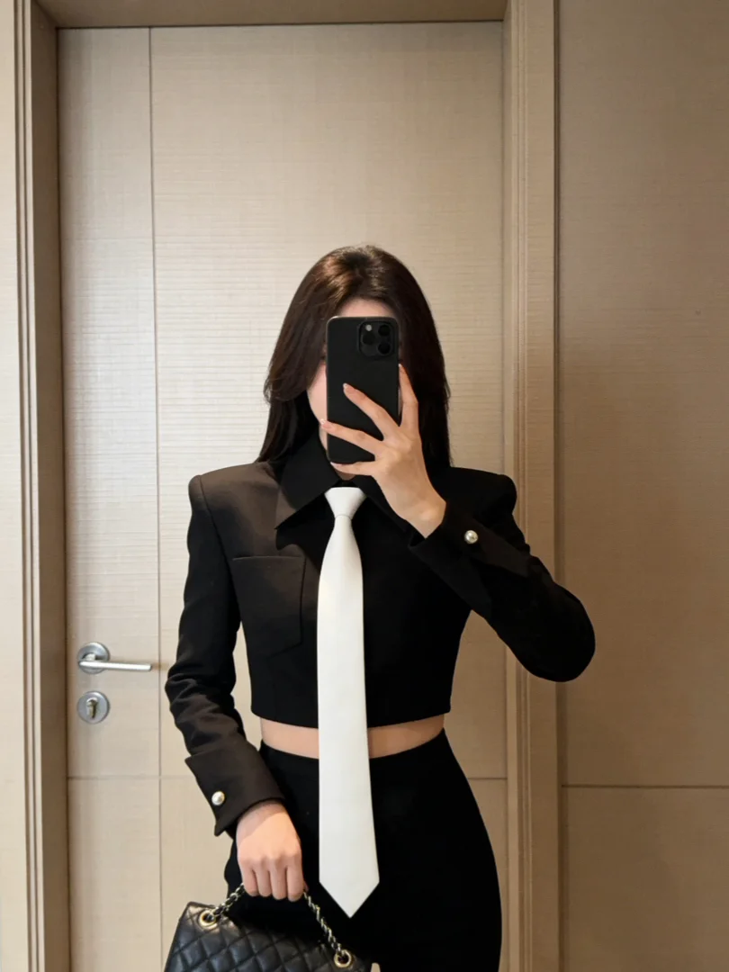 Elegant Black Short Tie Shirt Women's Slimming Commute Style Korean Version 2026 New Arrival Office Wear Fashion Sensation
Elegant Black Short Tie Shirt Women's Slimming Commute Style Korean Version 2026 New Arrival Office Wear Fashion Sensation