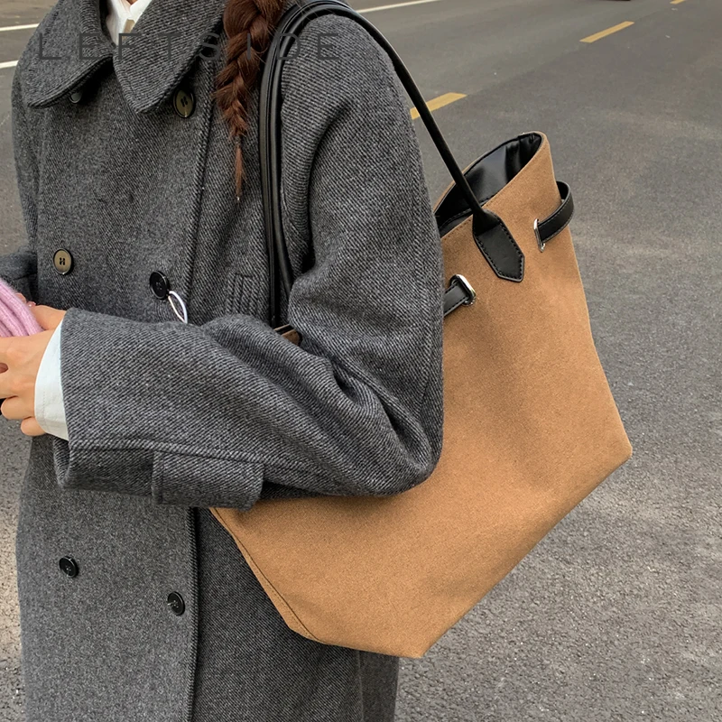 Левая сторона, большая тканевая сумка-тоут для женщин, сумки на плечо, зима 2021, дизайнерские роскошные брендовые однотонные простые сумки и кошельки
Левая сторона, большая тканевая сумка-тоут для женщин, сумки на плечо, зима 2021, дизайнерские роскошные брендовые однотонные простые сумки и кошельки