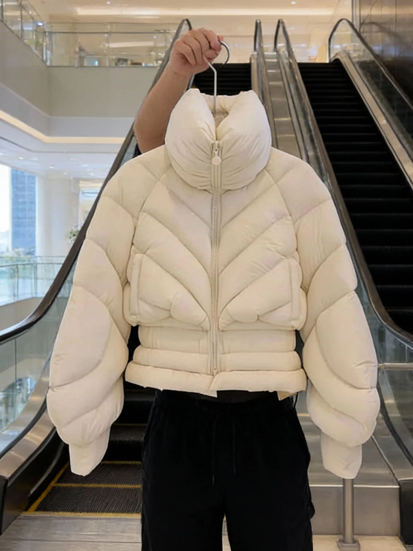 Unique ort Puffer Jaet Women's Korean Sle Stand Collar Du down Coat Thi Warm High Waist Polyester Fiber Winter Oute...
Unique ort Puffer Jaet Women's Korean Sle Stand Collar Du down Coat Thi Warm High Waist Polyester Fiber Winter Oute...