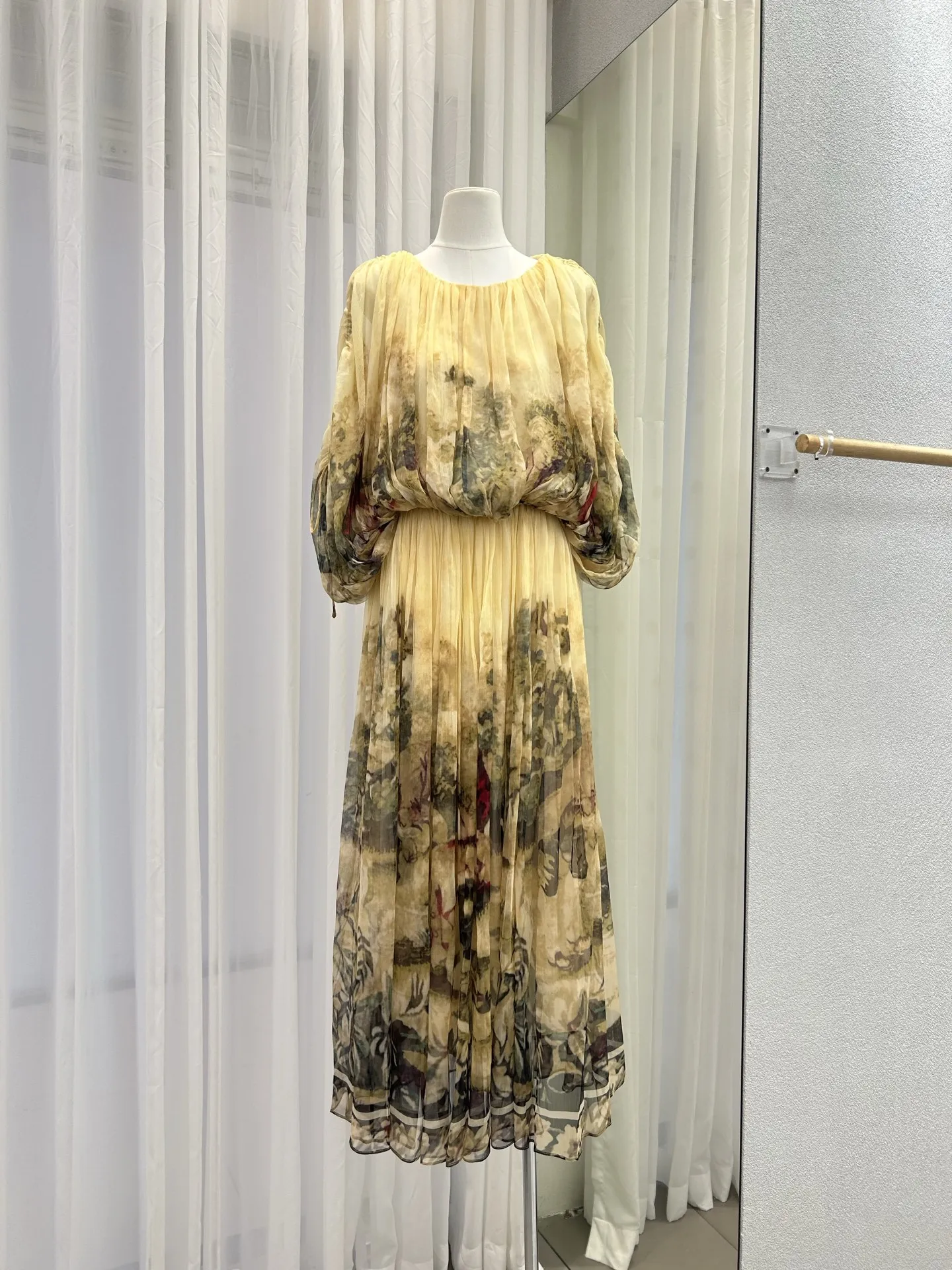 Women's Floral Print 2-Piece Set Round Neck Long Sleeve Shirt + Elastic Waist A-Line Pleated Skirt Vintage Silk Suit
Women's Floral Print 2-Piece Set Round Neck Long Sleeve Shirt + Elastic Waist A-Line Pleated Skirt Vintage Silk Suit