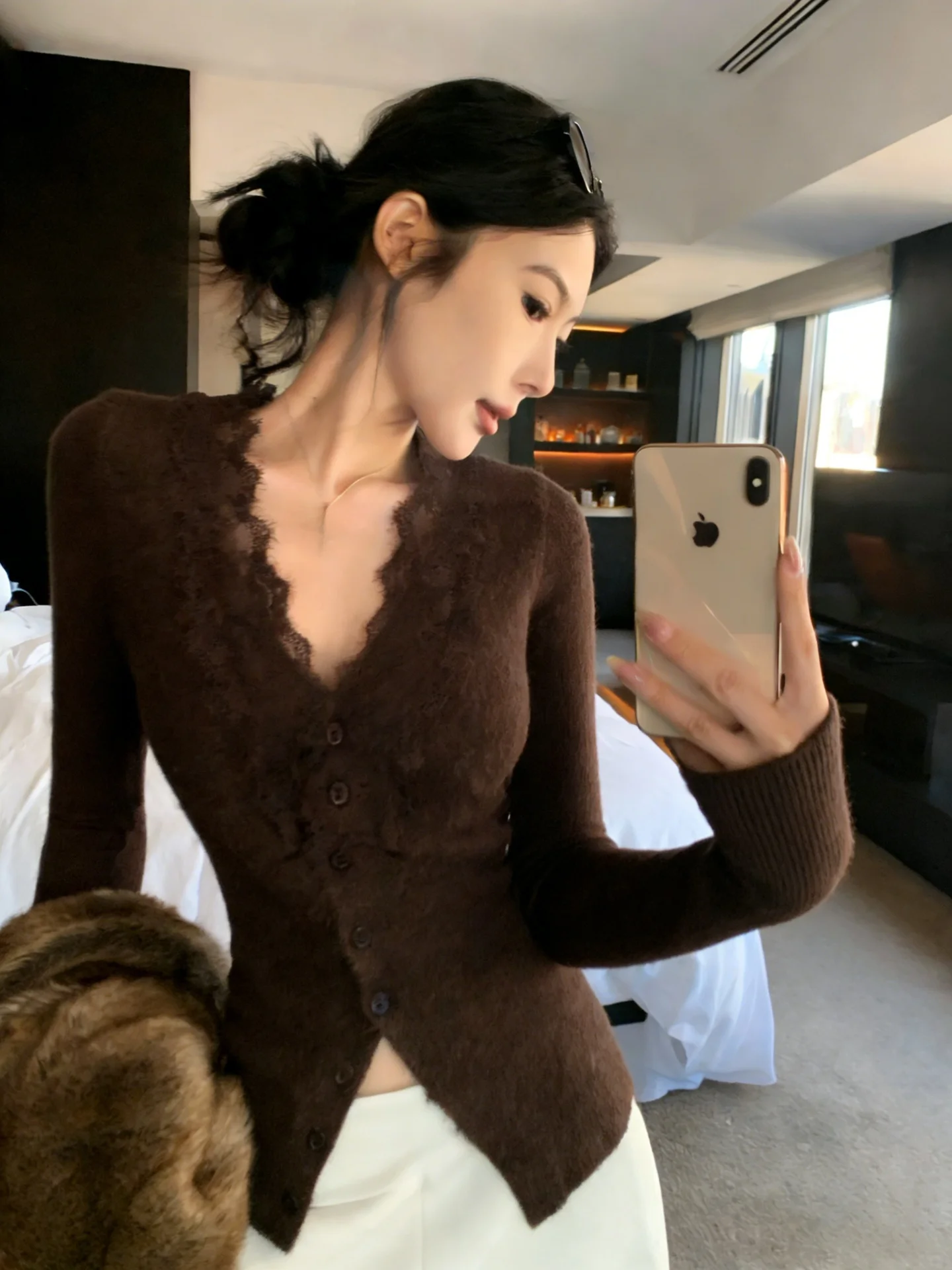 Pure Desire Lace V-Neck Knitted Base Shirt Women's Early Spring High-End Slimming Sweater Cardigan Inner Wear Top
Pure Desire Lace V-Neck Knitted Base Shirt Women's Early Spring High-End Slimming Sweater Cardigan Inner Wear Top