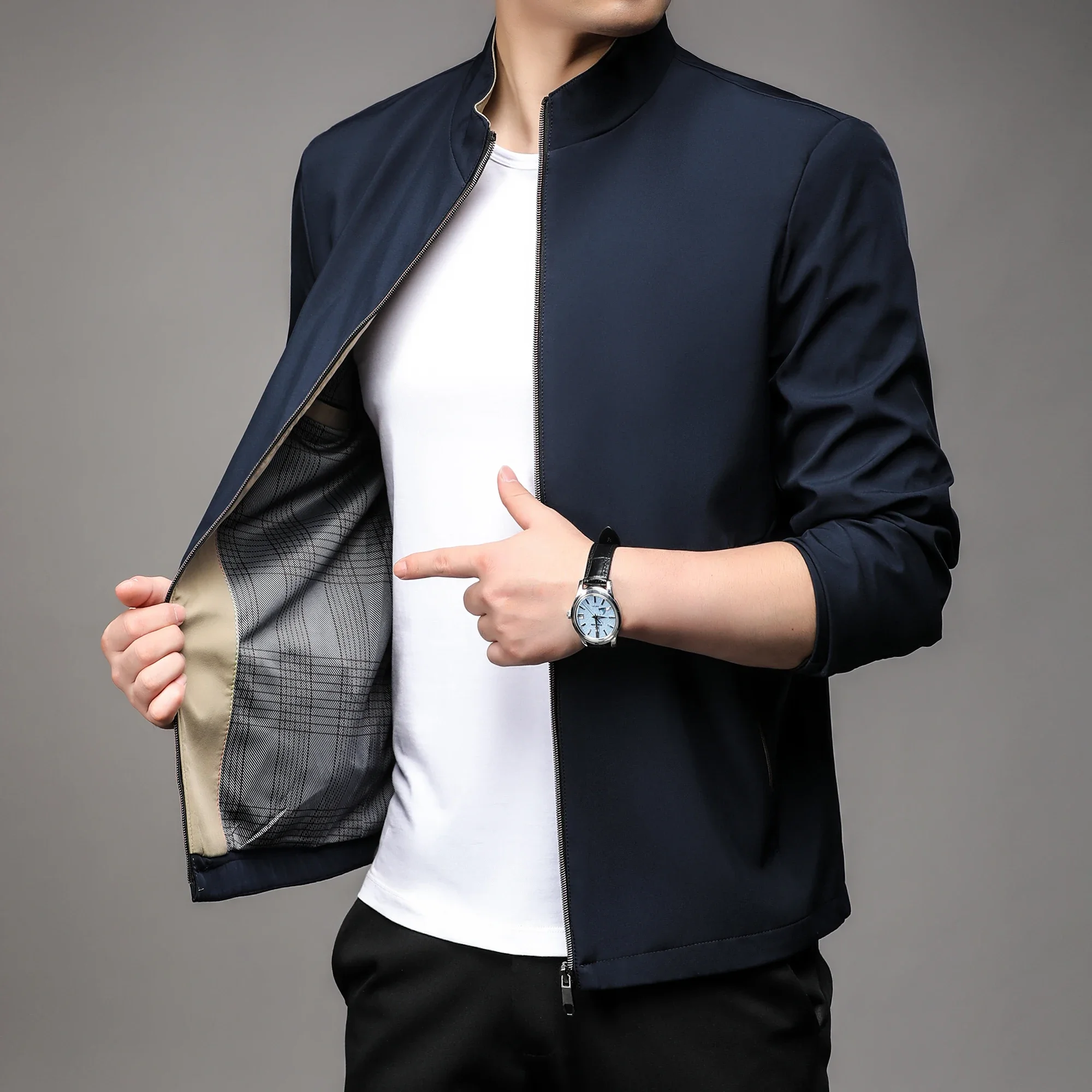 2026 Men's High-Quality Business Casual Jacket Spring Autumn Handsome Solid Color Fashion Standing Collar M-4XL
2026 Men's High-Quality Business Casual Jacket Spring Autumn Handsome Solid Color Fashion Standing Collar M-4XL