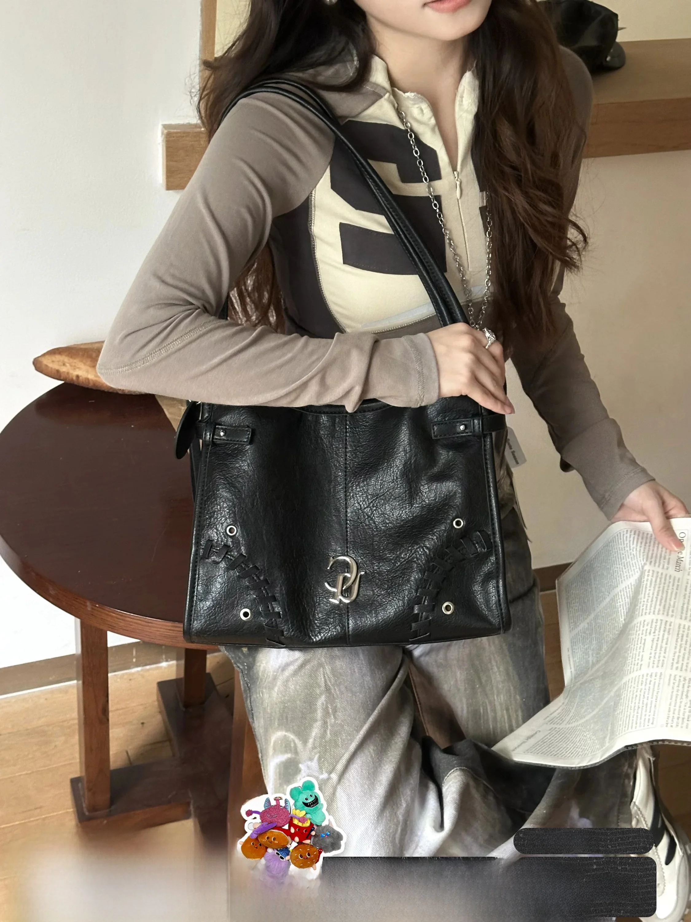 Cultivator Original Design Commuter Tote Bag Retro Korean Style Versatile Handbag Shoulder Bag Handheld Bag 2026 New
Cultivator Original Design Commuter Tote Bag Retro Korean Style Versatile Handbag Shoulder Bag Handheld Bag 2026 New