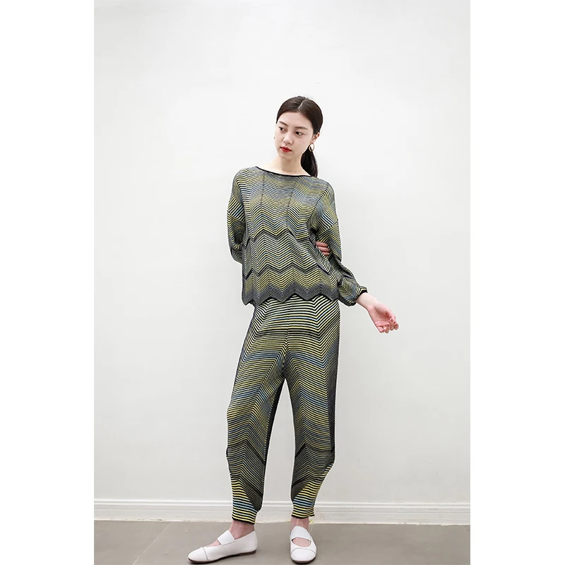 Geometric 3D Knitted Top with Elastic Waist Cone Pants Casual Style Cotton Blend Short Sleeve One-Shoulder Geometry Pattern
Geometric 3D Knitted Top with Elastic Waist Cone Pants Casual Style Cotton Blend Short Sleeve One-Shoulder Geometry Pattern