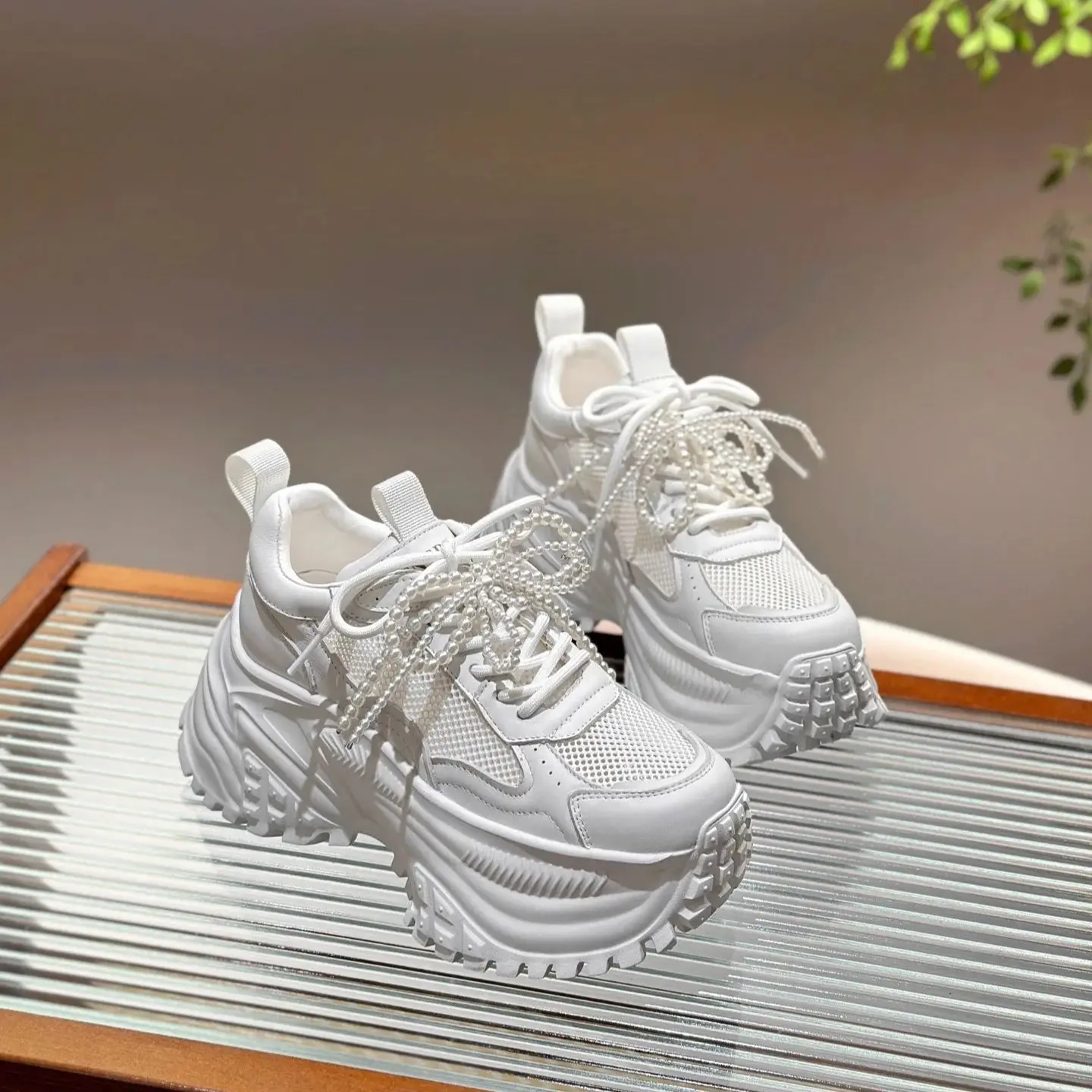 White Chunky Sneakers For Women Fashion Forward Design With Pearl Shoelaces Thick Sole Luxury Designer Brand High Heels Shoes
White Chunky Sneakers For Women Fashion Forward Design With Pearl Shoelaces Thick Sole Luxury Designer Brand High Heels Shoes