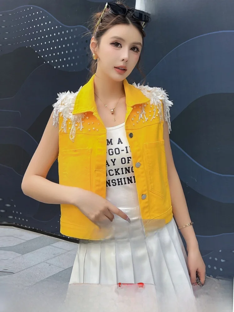 Women's Denim Vest Sleeveless Versatile Embroidered City Commute Style Short Length Breathable Single Button Closure Outerwear
Women's Denim Vest Sleeveless Versatile Embroidered City Commute Style Short Length Breathable Single Button Closure Outerwear