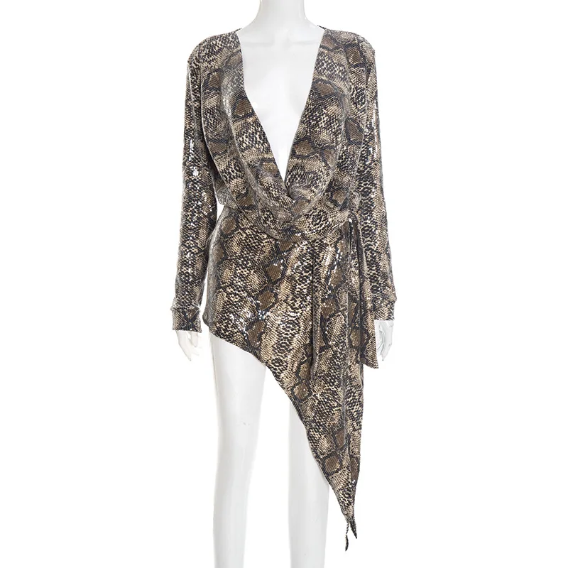 2025 Autumn Sexy Serpentine Printed Irregular Mini Dress Women Swinging Collar Full Sleeve Split Ribbon Hipster Street Dresses
2025 Autumn Sexy Serpentine Printed Irregular Mini Dress Women Swinging Collar Full Sleeve Split Ribbon Hipster Street Dresses