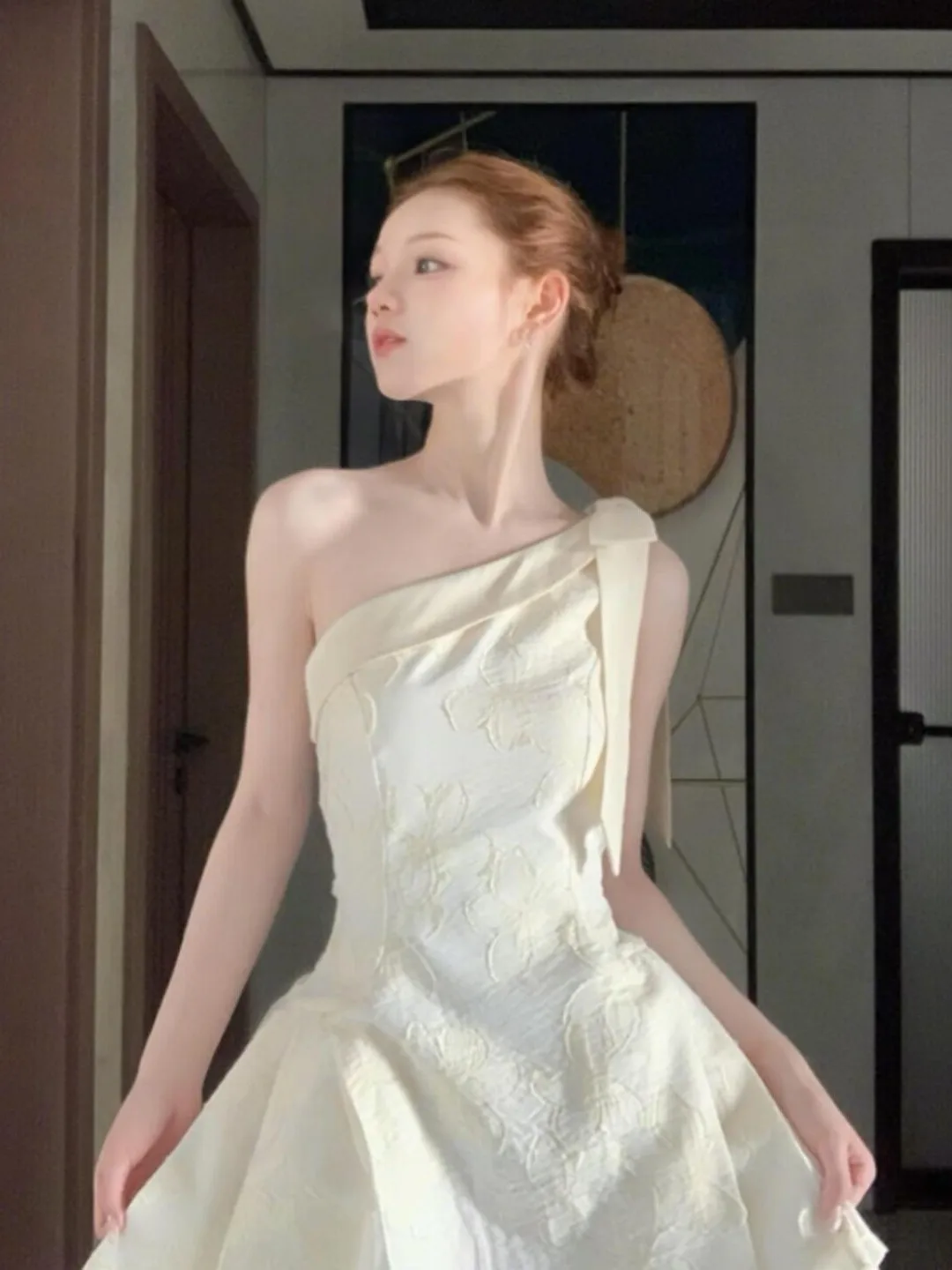 Unique Design Beautiful Slant Shoulder Puffy Waist Slimming Summer Dress Cotton High Waist Gown with Knot
Unique Design Beautiful Slant Shoulder Puffy Waist Slimming Summer Dress Cotton High Waist Gown with Knot