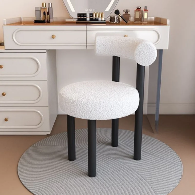 Nordic-style Makeup Chair Modern Simple Dining Chair Nail Art Chair Lambskin Bedroom Chairs Light Luxury Household Armchair
Nordic-style Makeup Chair Modern Simple Dining Chair Nail Art Chair Lambskin Bedroom Chairs Light Luxury Household Armchair