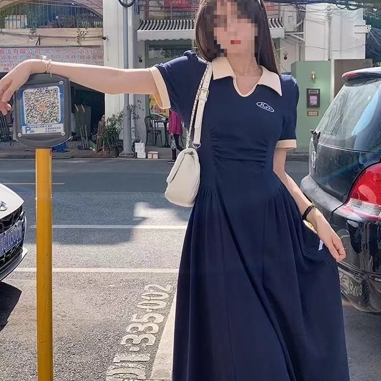 plus Size Collar Embroidered Pleated Summer Dress Women's Meat Conceal Slimming Color Collision Midi Dress Sporty Style
plus Size Collar Embroidered Pleated Summer Dress Women's Meat Conceal Slimming Color Collision Midi Dress Sporty Style