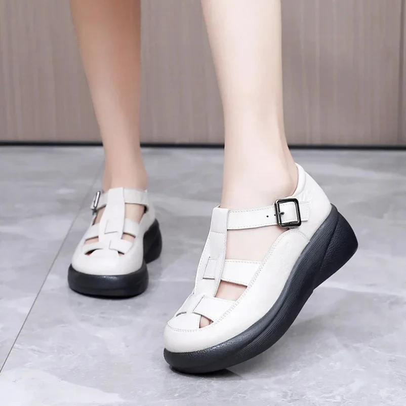 Лето 2022, улучшенные круглые тканые женские сандалии из натуральной кожи, римская обувь, большие размеры, сандалии на танкетке на толстой подошве
Лето 2022, улучшенные круглые тканые женские сандалии из натуральной кожи, римская обувь, большие размеры, сандалии на танкетке на толстой подошве