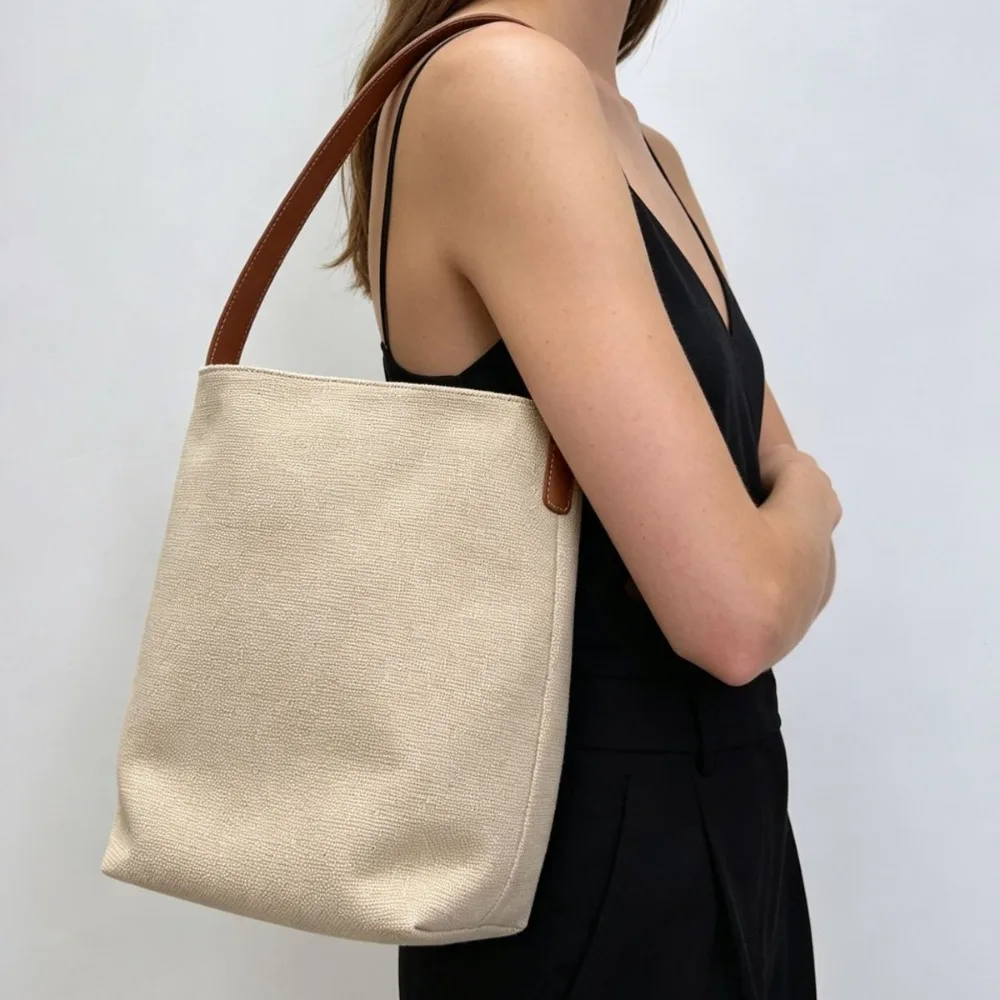 2026 New Linen Bucket Bag Armpit Bag Minimalist Versatile Commuter Shoulder Tote Fashionable Simple Casual Daily Large Capacity
2026 New Linen Bucket Bag Armpit Bag Minimalist Versatile Commuter Shoulder Tote Fashionable Simple Casual Daily Large Capacity