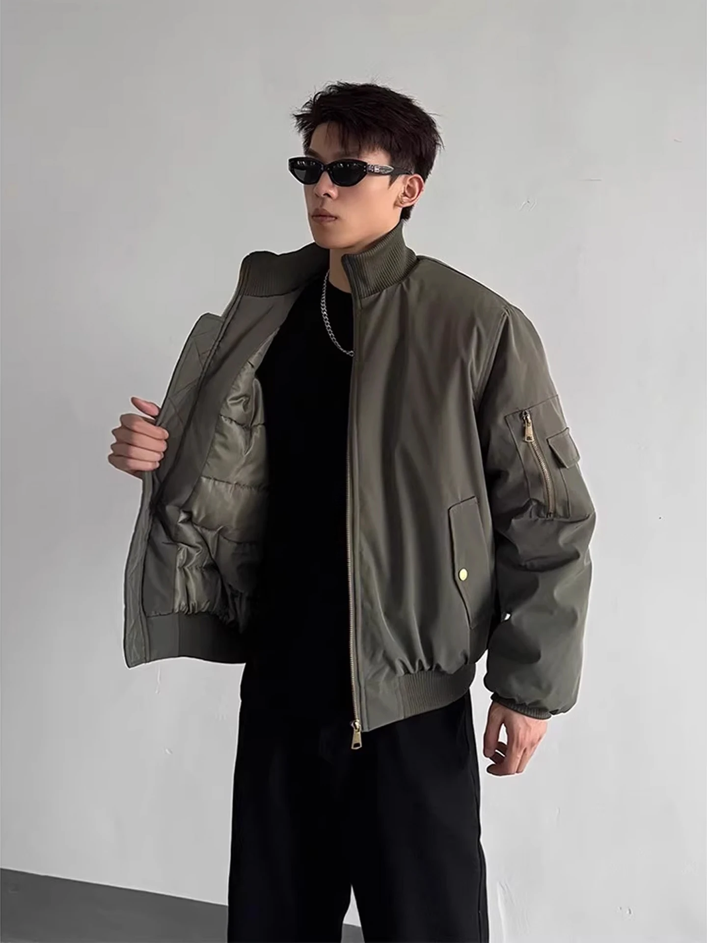 Утепленная мужская зимняя куртка-бомбер из хлопка в стиле милитари, теплая повседневная куртка с длинными рукавами
Утепленная мужская зимняя куртка-бомбер из хлопка в стиле милитари, теплая повседневная куртка с длинными рукавами