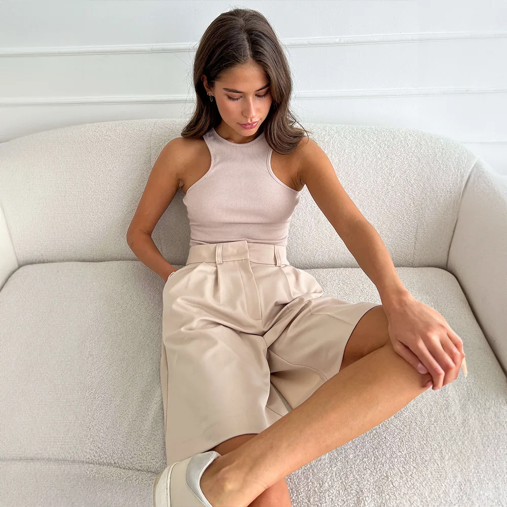 Ladies Elegant High Waist Pleated Wide Leg Bermuda Shorts, Office Casual Suit Shorts for Daily, Commute and Summer Wear
Ladies Elegant High Waist Pleated Wide Leg Bermuda Shorts, Office Casual Suit Shorts for Daily, Commute and Summer Wear
