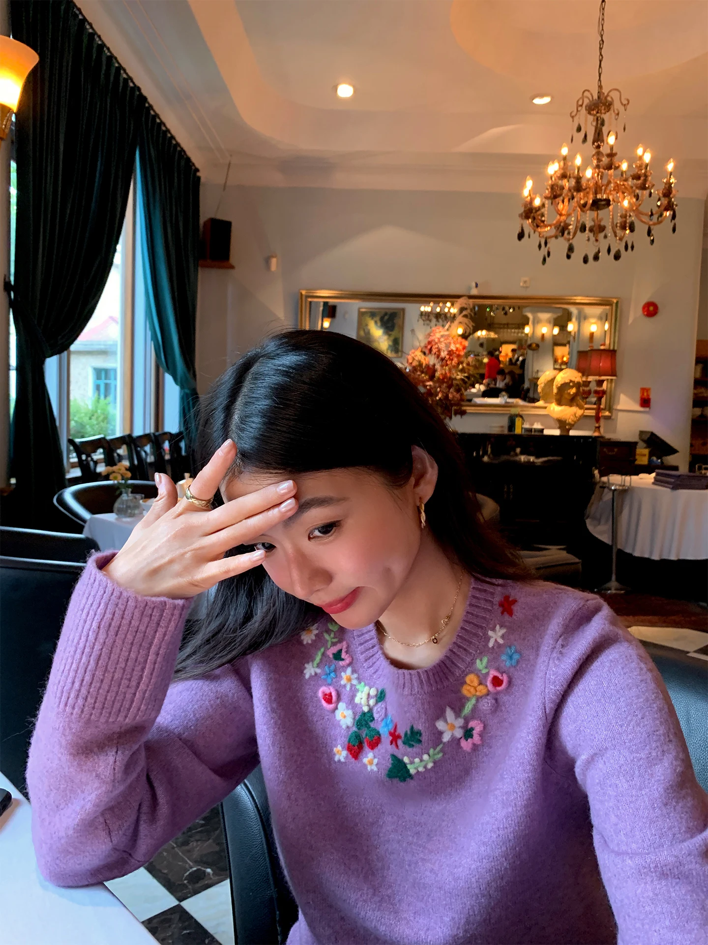 Loose Fit Purple Knit Sweater Embroidered Detailing Inner Wear Casual Autumn Winter Women's Fashion Comfortable Warmth
Loose Fit Purple Knit Sweater Embroidered Detailing Inner Wear Casual Autumn Winter Women's Fashion Comfortable Warmth