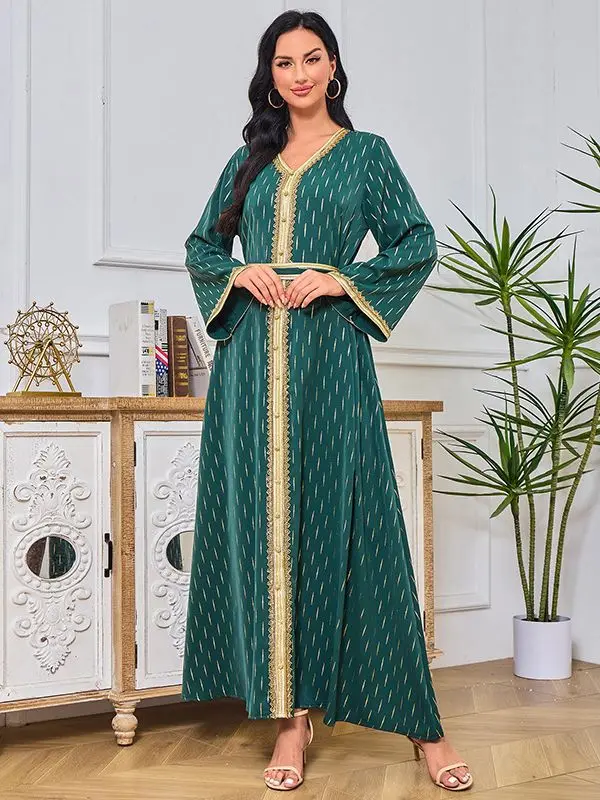 Muslim Gold Plated Robe with Gold Tube Lace, Slim Fit Style Dress, Ramadan Arab, Middle East, Luxury Fashion
Muslim Gold Plated Robe with Gold Tube Lace, Slim Fit Style Dress, Ramadan Arab, Middle East, Luxury Fashion