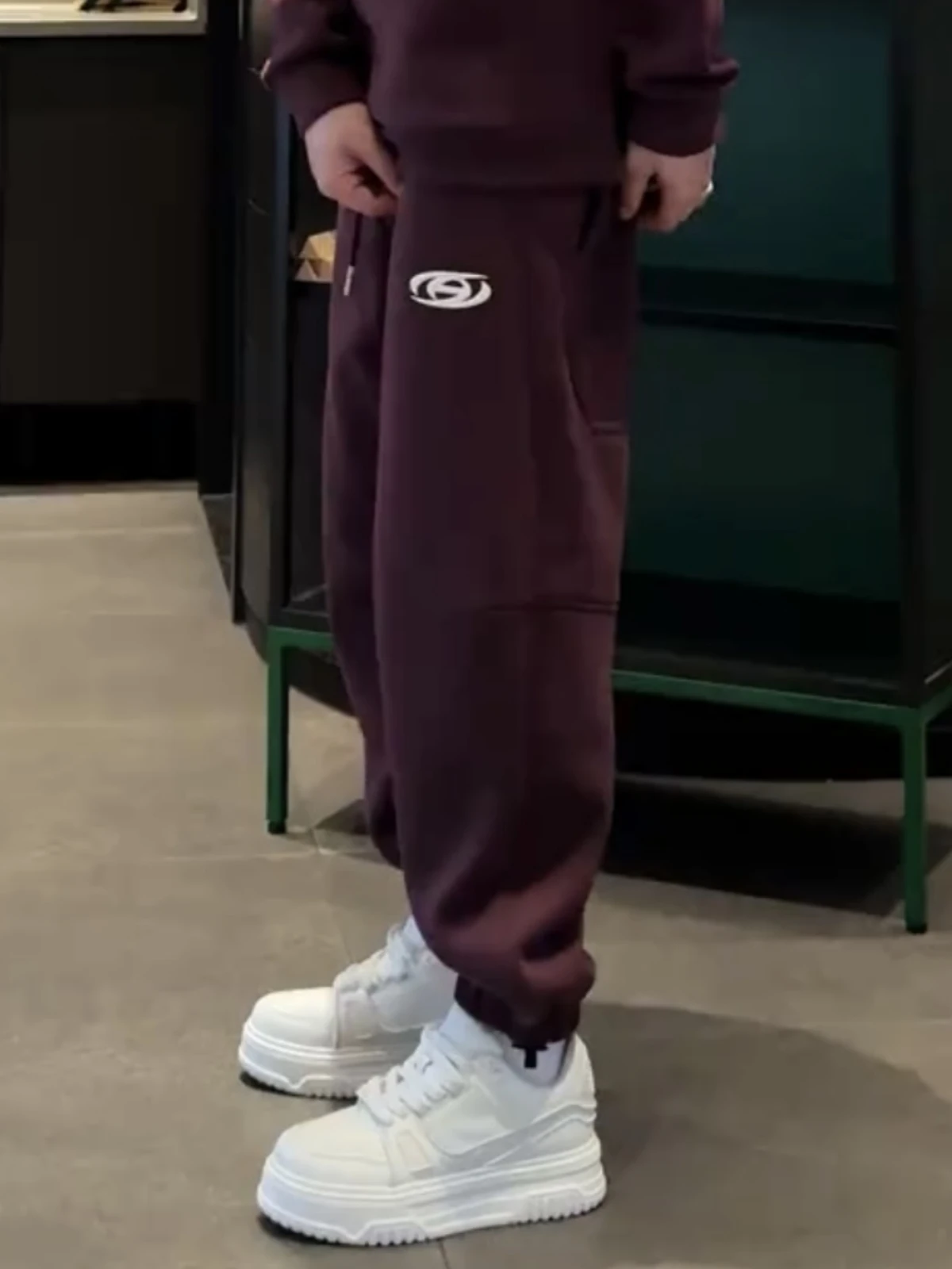 Winter New plus Size Fce Lined Thiened Embroidered Cuffed Sweatpants Men's Trendy Brand Cold Proof Warm Casual Long Pants
Winter New plus Size Fce Lined Thiened Embroidered Cuffed Sweatpants Men's Trendy Brand Cold Proof Warm Casual Long Pants