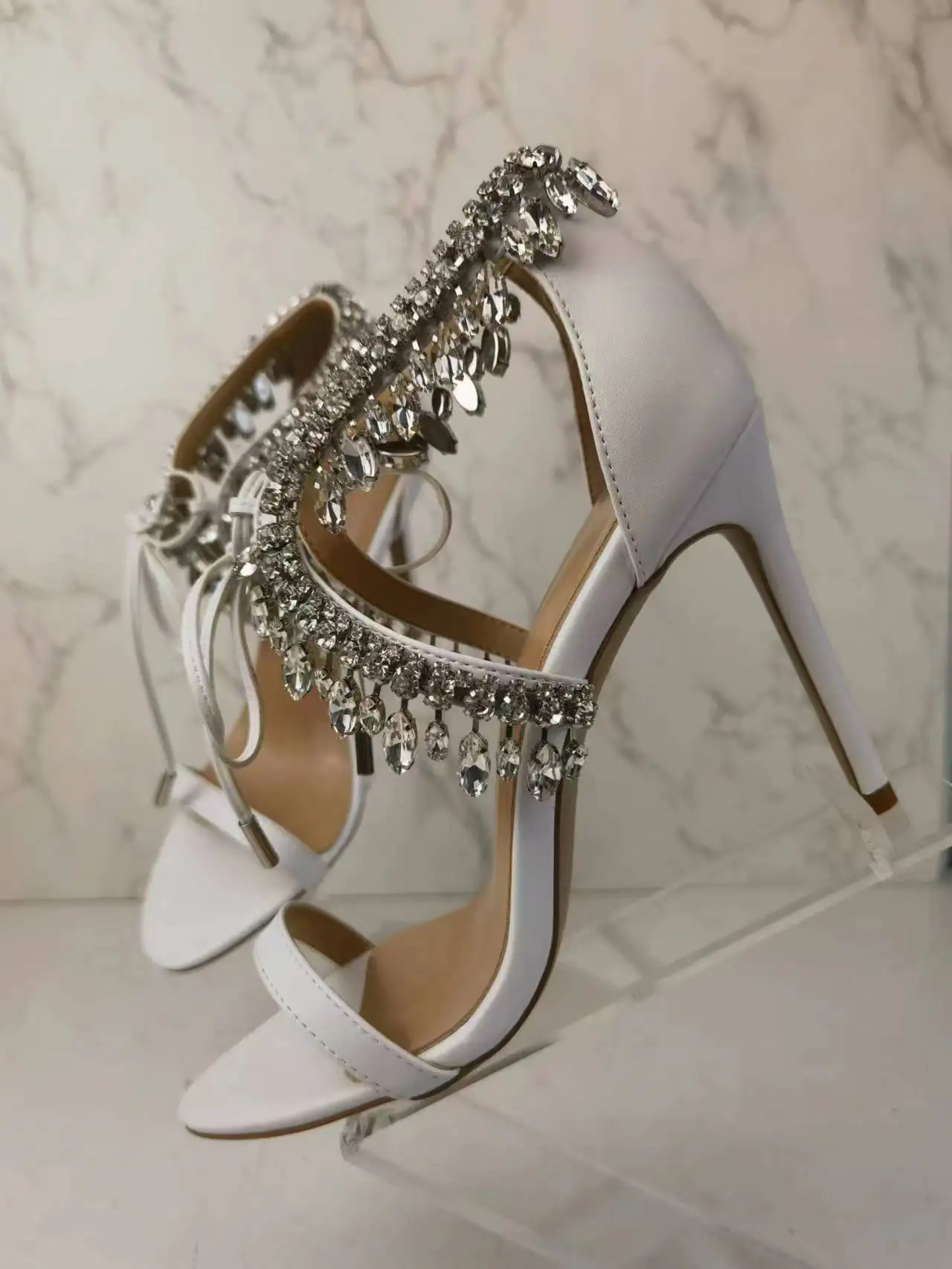 White Rhinestone Pendant Sandals Back Zip Open Toe Stiletto High Heels Banquet Fashion Party Women Shoes Sandalias Mujer Verano
White Rhinestone Pendant Sandals Back Zip Open Toe Stiletto High Heels Banquet Fashion Party Women Shoes Sandalias Mujer Verano