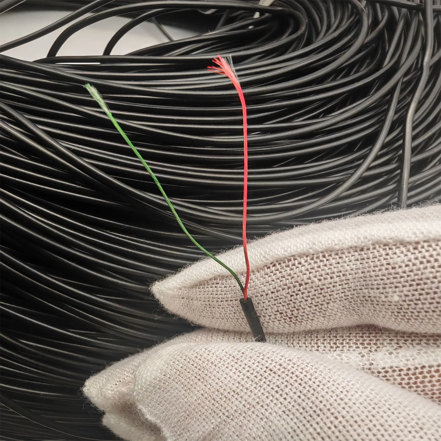 2-core soft headphone cable DIY insulated connecting wire multi-core enameled wire
2-core soft headphone cable DIY insulated connecting wire multi-core enameled wire
