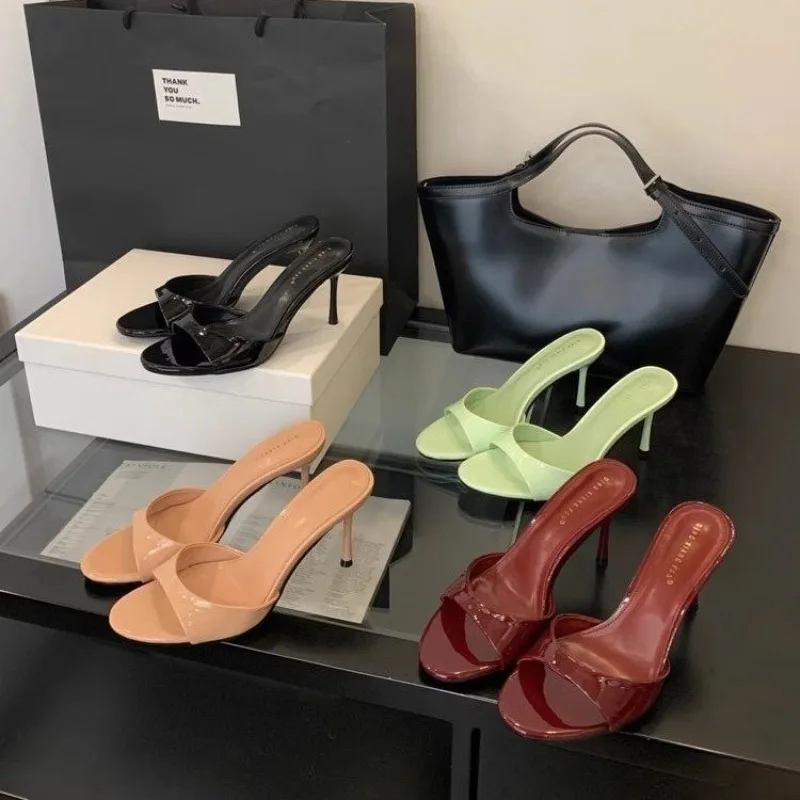 2026 Summer Women's Shoes New Simple One-word High-heeled Sandals Fashion Round Toe Open-toe Stiletto Sandals and Slippers
2026 Summer Women's Shoes New Simple One-word High-heeled Sandals Fashion Round Toe Open-toe Stiletto Sandals and Slippers