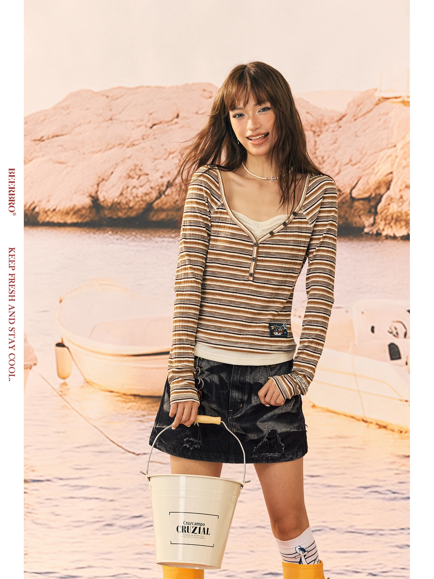 Comfortable BeerBro Sailing Club V-ne Striped Knitted Top Skin-friendly Slim Fit Fake Two-Piece Cotton Polyester Blend
Comfortable BeerBro Sailing Club V-ne Striped Knitted Top Skin-friendly Slim Fit Fake Two-Piece Cotton Polyester Blend