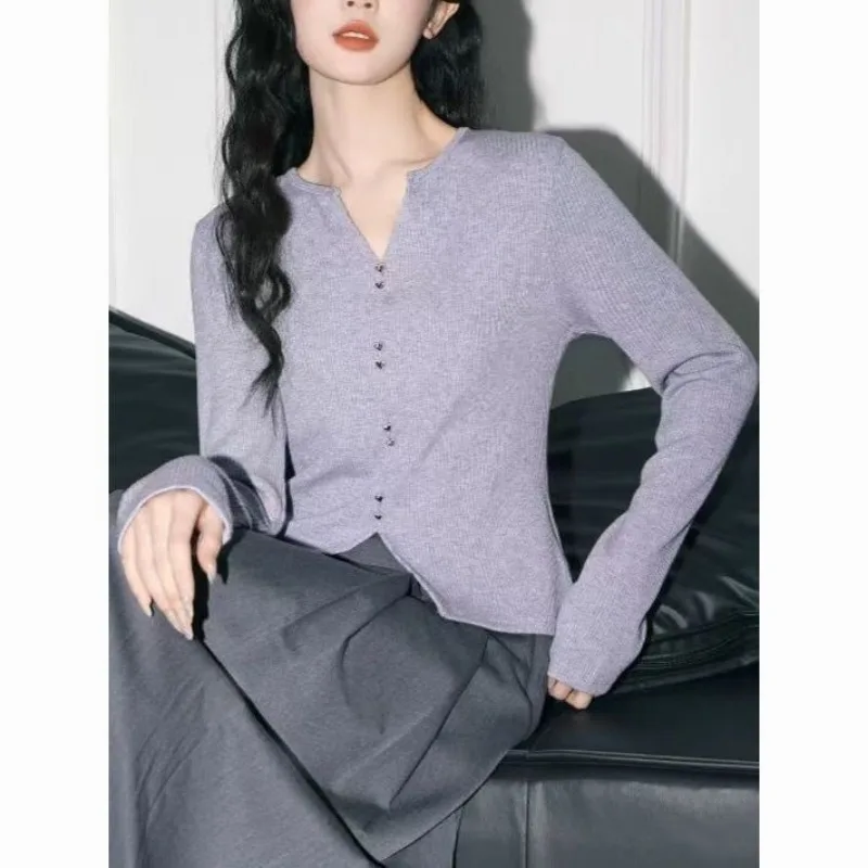 Вязаный свитер 2024, весна-осень, с длинными рукавами, новый дизайн, простой тонкий топ с текстурой и косточками для женщин
Вязаный свитер 2024, весна-осень, с длинными рукавами, новый дизайн, простой тонкий топ с текстурой и косточками для женщин