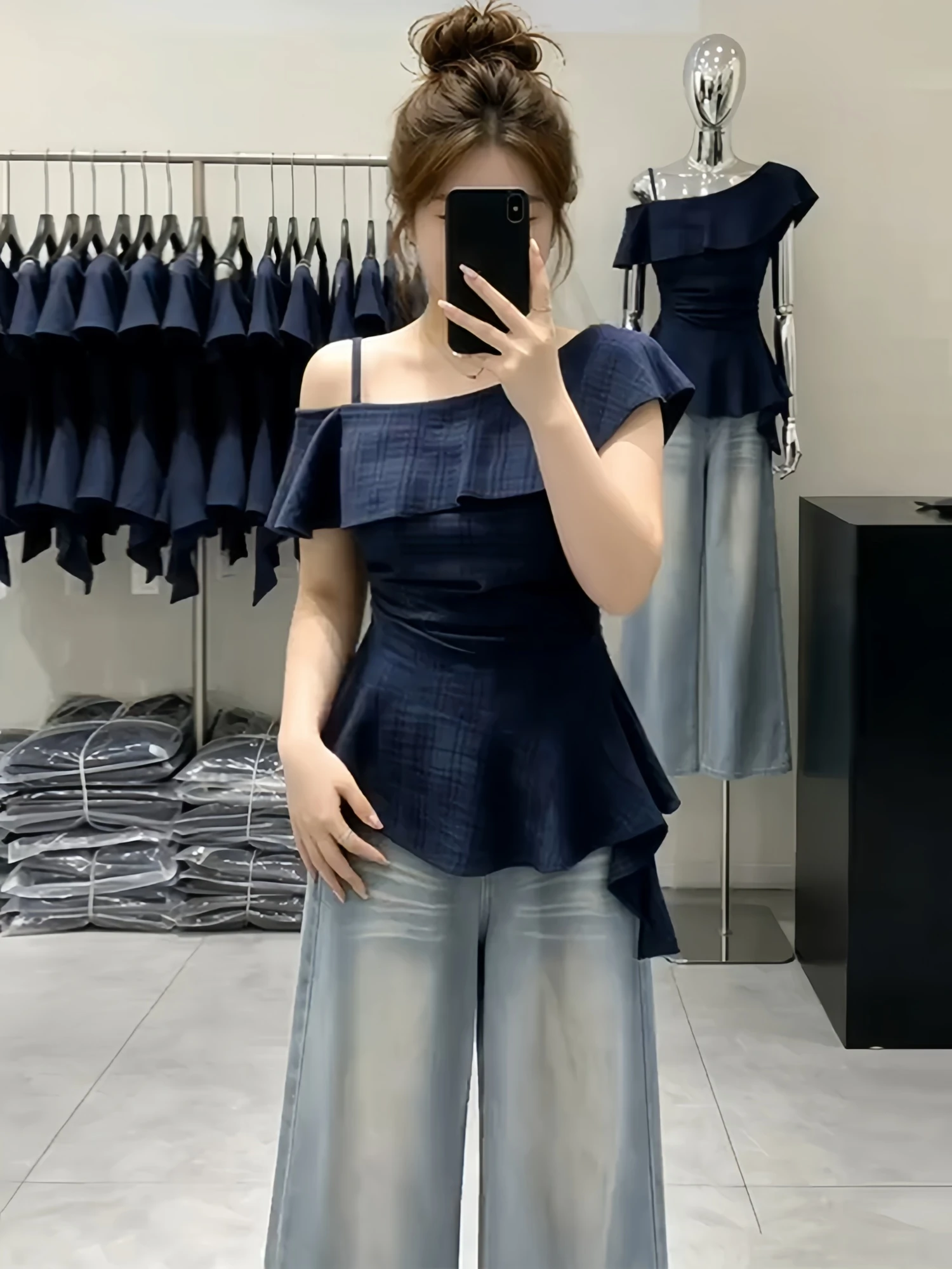 Casual Style Irregular Hem Top Women's Summer New Slimming Blouse with Ruffle Shoulder Strap Fashion Design Breathable Short ...
Casual Style Irregular Hem Top Women's Summer New Slimming Blouse with Ruffle Shoulder Strap Fashion Design Breathable Short ...
