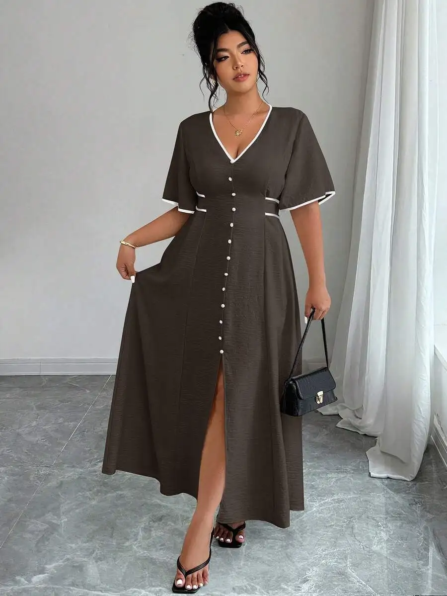 Plus Size V-Neck High Slit Short Sleeve Dress With Button Detail
Plus Size V-Neck High Slit Short Sleeve Dress With Button Detail