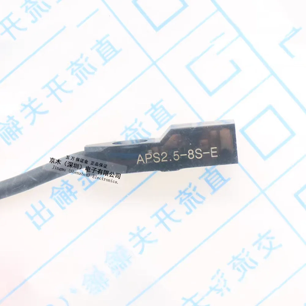 Original new 100% APS2.5-8S-E proximity sensor switch DC three wire normally open
Original new 100% APS2.5-8S-E proximity sensor switch DC three wire normally open