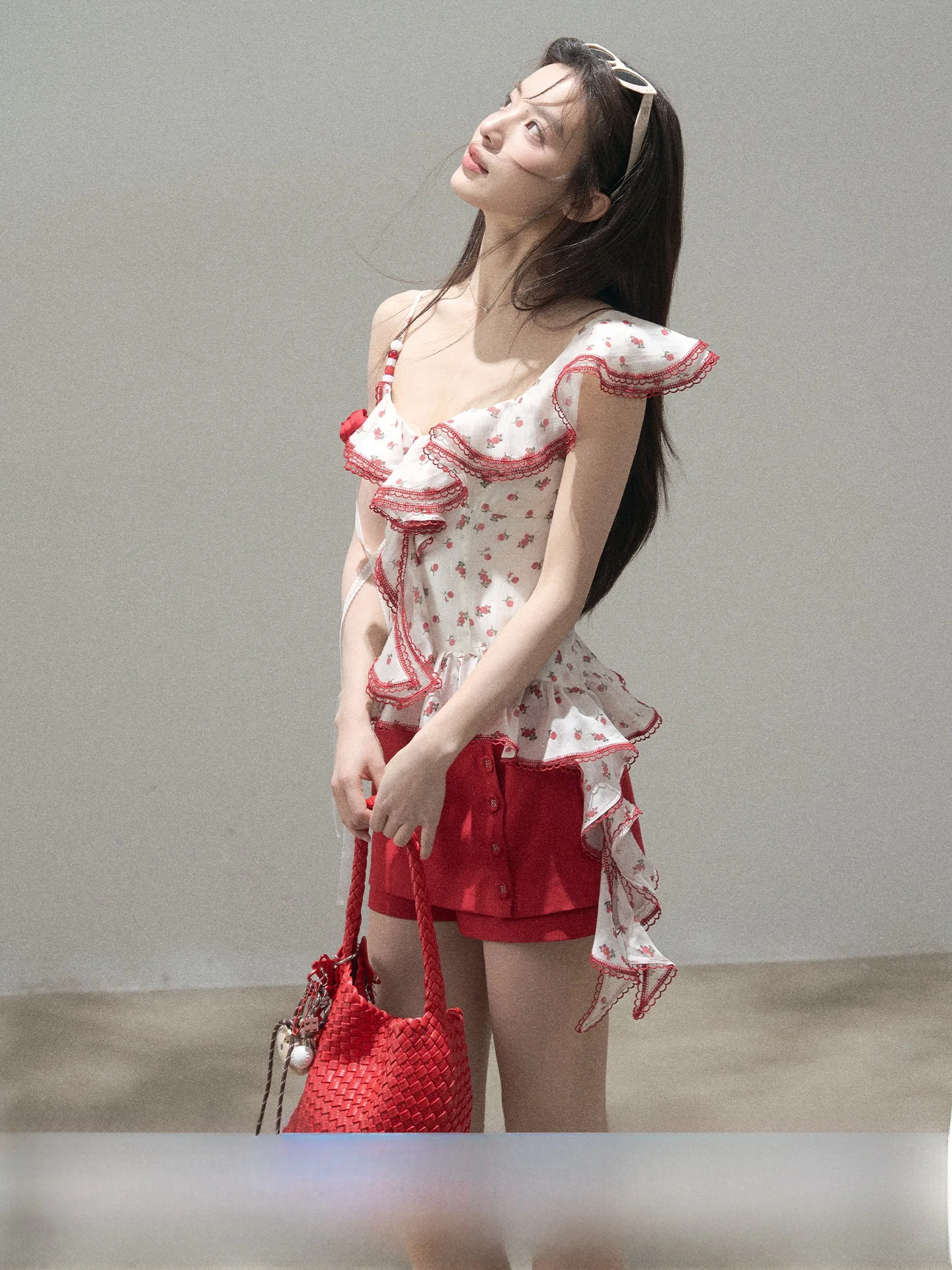 Anna Cute Ruffle Hem Accordion Pleat Strap Top Side Slit A-Line Skirt Two-Piece Set Floral Print ort round Ne Svel
Anna Cute Ruffle Hem Accordion Pleat Strap Top Side Slit A-Line Skirt Two-Piece Set Floral Print ort round Ne Svel
