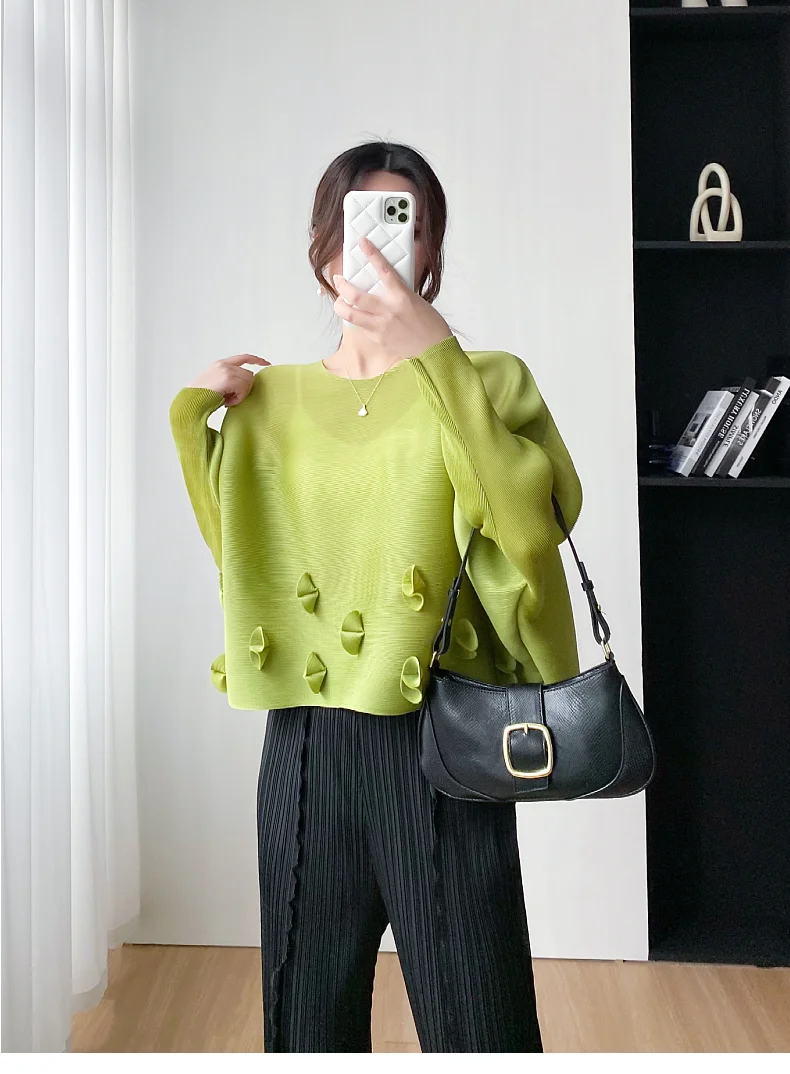 IN STOCK Miyake fold long sleeve T-shirt o-neck appliqué loose T-shirt HOT SELLING
IN STOCK Miyake fold long sleeve T-shirt o-neck appliqué loose T-shirt HOT SELLING