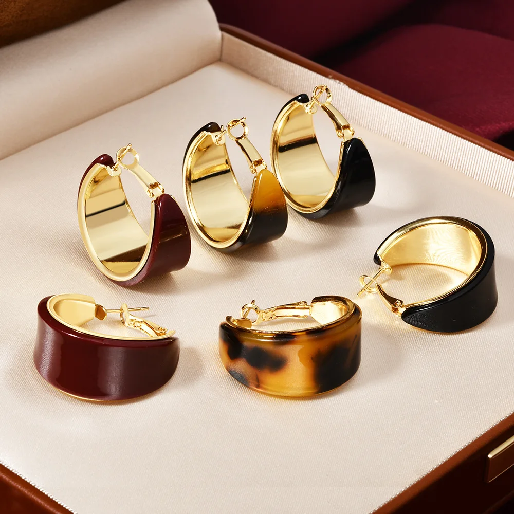 Simple Vintage Geometric Leopard C-shaped earrings For Women Party Trendy Autumn Winter Charms Jewelry Accessories Gift
Simple Vintage Geometric Leopard C-shaped earrings For Women Party Trendy Autumn Winter Charms Jewelry Accessories Gift