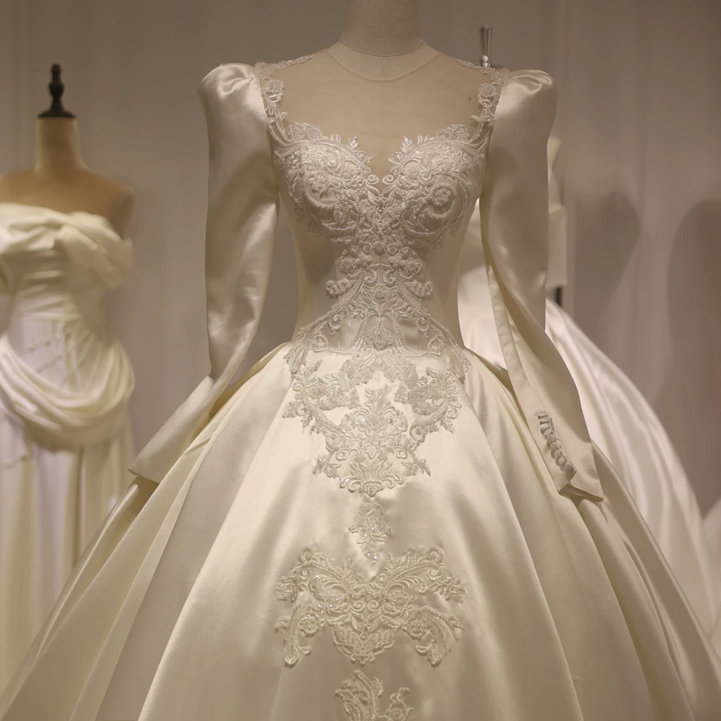 Sharon Said 100% Real Photos Vintage Lace Satin Muslim Wedding Dress Ball Gown 2025 Elegant Long Sleeves Arab Bridal Gowns RS017
Sharon Said 100% Real Photos Vintage Lace Satin Muslim Wedding Dress Ball Gown 2025 Elegant Long Sleeves Arab Bridal Gowns RS017