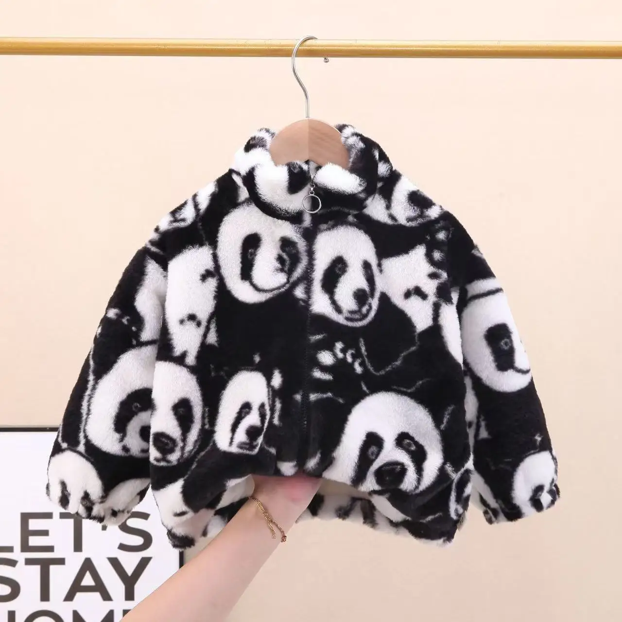 Boys' Autumn and Winter Plush Thick Cartoon Jacket 2025 New Handsome Boys' Baby Jacket Boys' and Girls' Fur Top
Boys' Autumn and Winter Plush Thick Cartoon Jacket 2025 New Handsome Boys' Baby Jacket Boys' and Girls' Fur Top