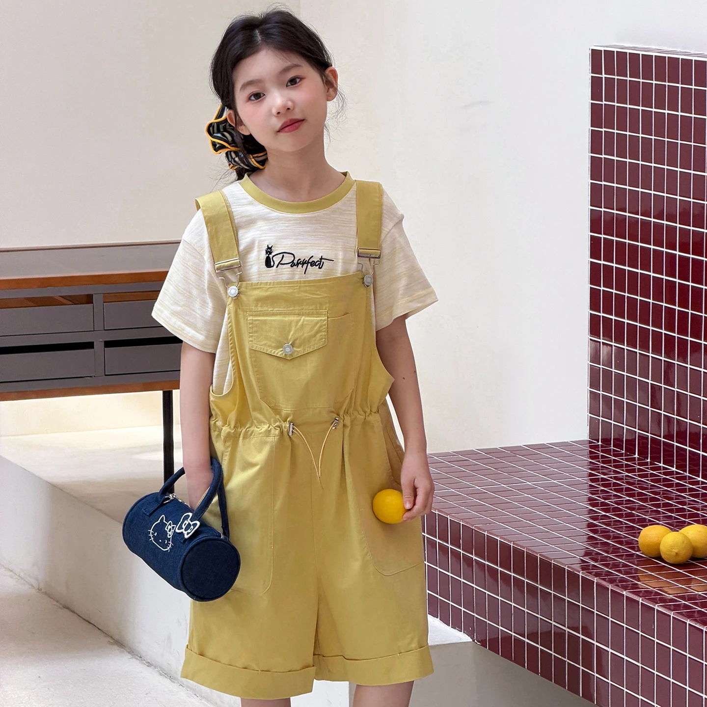 Girls' overalls summer set girls' stylish and fashionable summer outfit short sleeved children's clothing dopamine dressing
Girls' overalls summer set girls' stylish and fashionable summer outfit short sleeved children's clothing dopamine dressing